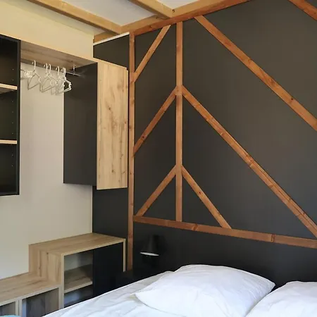 Valterra Lodges A Chatillon-En-Diois Hotel Châtillon-en-Diois